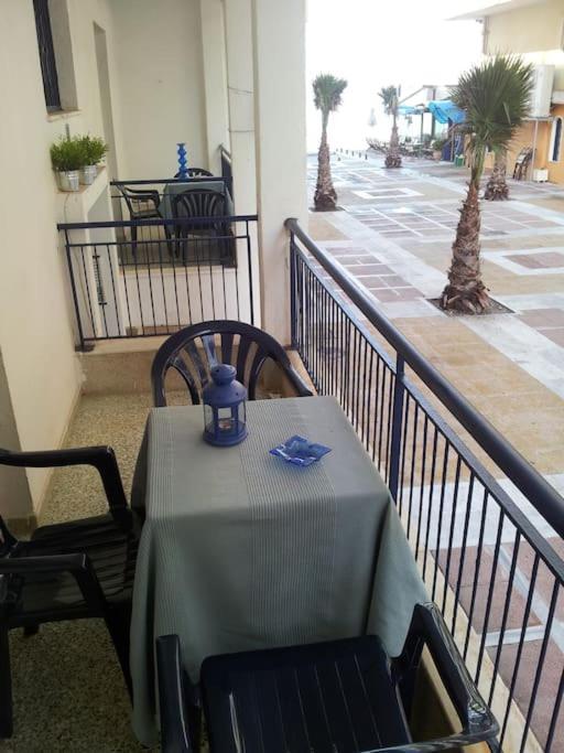 Cozy Seaside Apartment Loutraki Ngoại thất bức ảnh