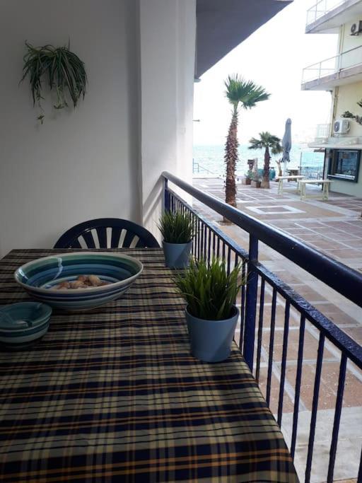 Cozy Seaside Apartment Loutraki Ngoại thất bức ảnh